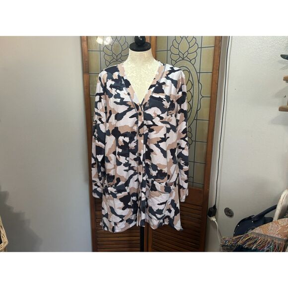 Logo Lounge Camo French Terry Knit Button Front Cardigan with Pockets Size 2X - Picture 1 of 13